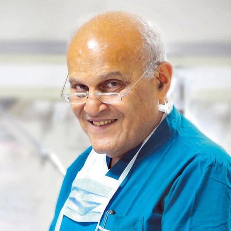 شخص ينتحل صفة الدكتور مجدي يعقوب في أحد البرامج