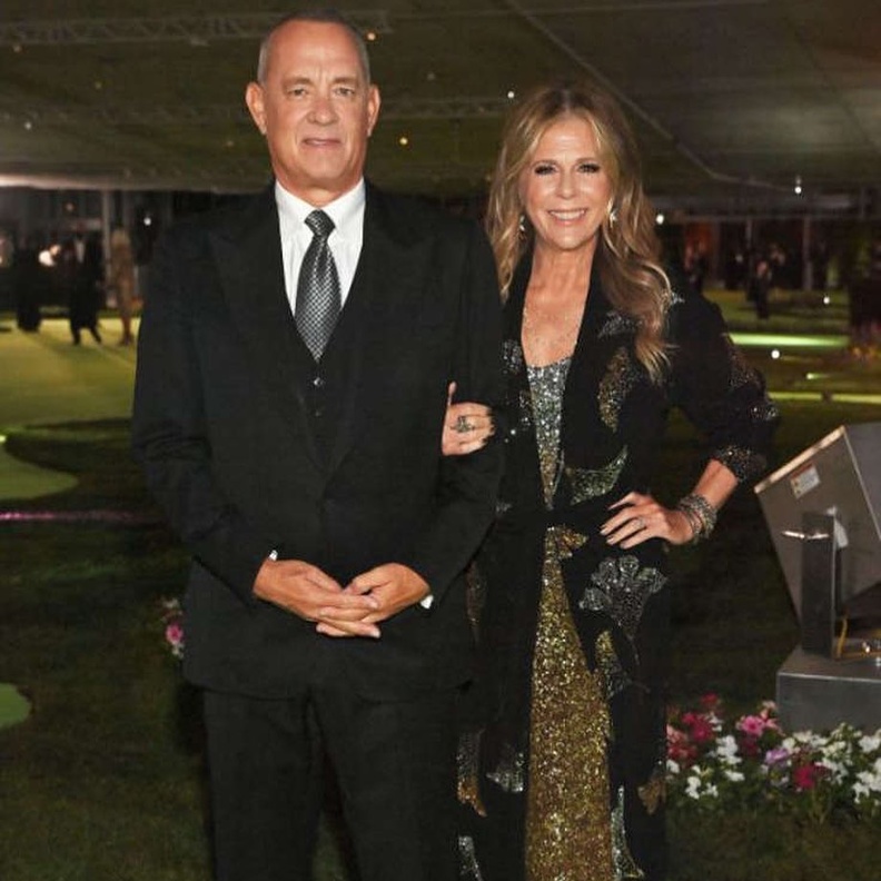 أبرزهم توم هانكس وريتا ويلسون.. زيجات استمرت أكثر من 10 سنوات