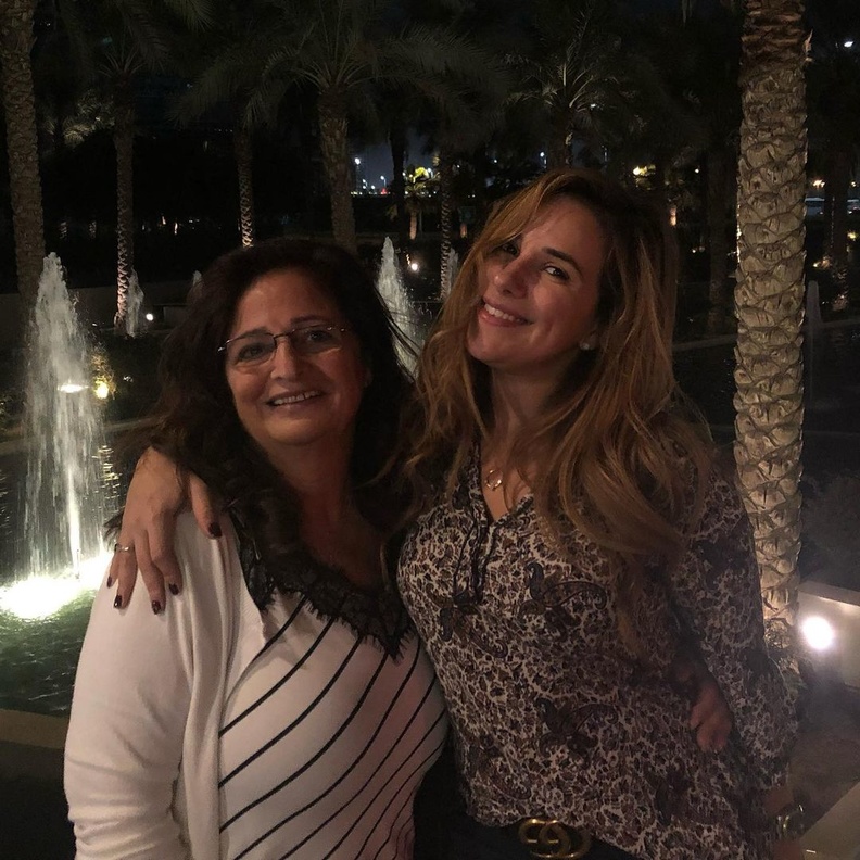 شيري عادل ووالدتها