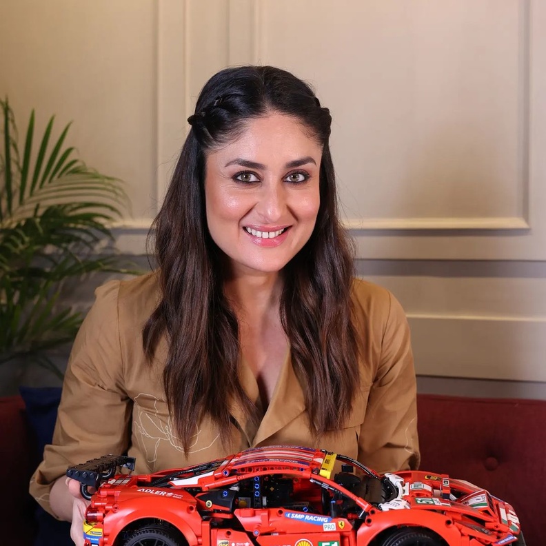 كارينا كابور تحتفل بعيد الميلاد الأول لطفلها الأصغر