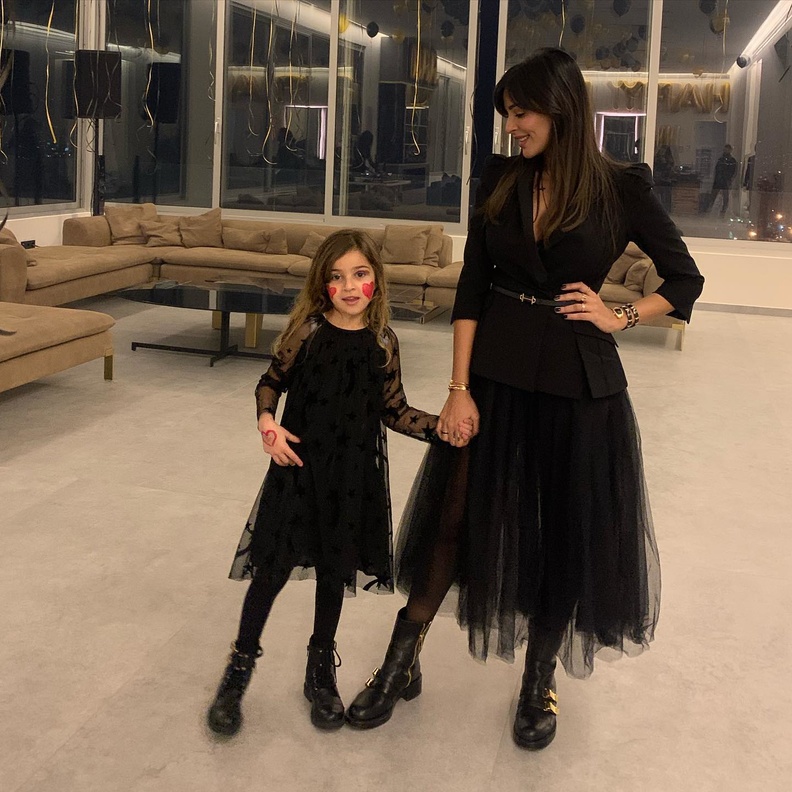 نادين نسيب نجيم وابنتها