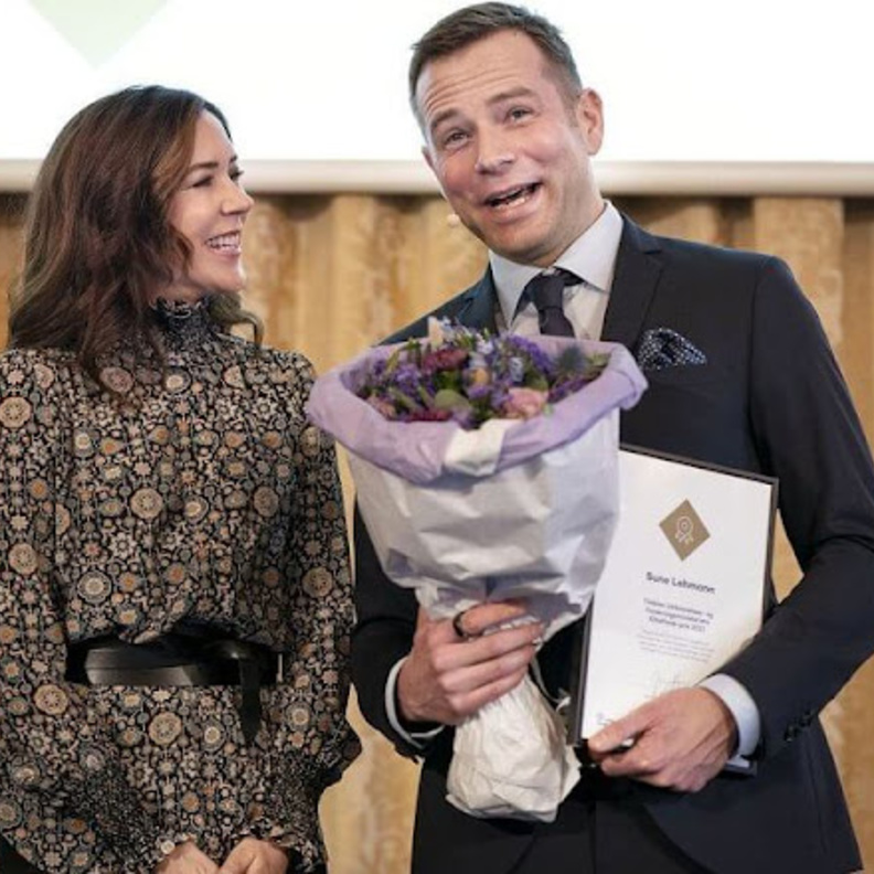 الأميرة ماري تسلم جائزة Elite Research Awards 2022