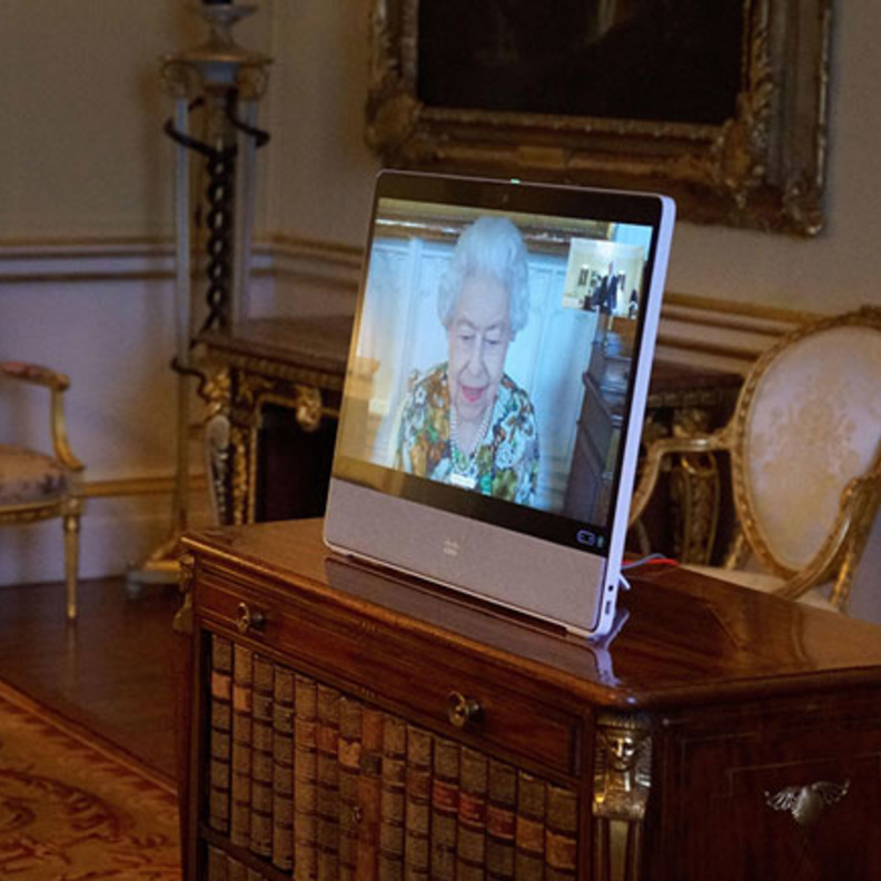 ملكة بريطانيا تقوم بأحدث ظهور رسمي لها من قلعة وندسور