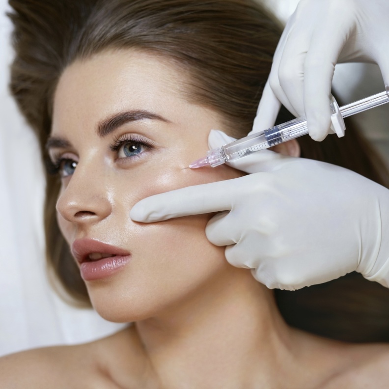 أضرار وفوائد علاج skin booster للبشرة 