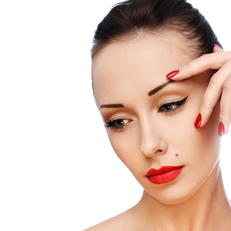 أفضل 3 علاجات طبيعية فعالة لإزالة شامة الوجه