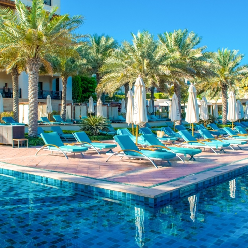 shutterstock_تحتوي الجزيرة على منتجع خاص بها يوفر خدمات رائعة للنزلاء