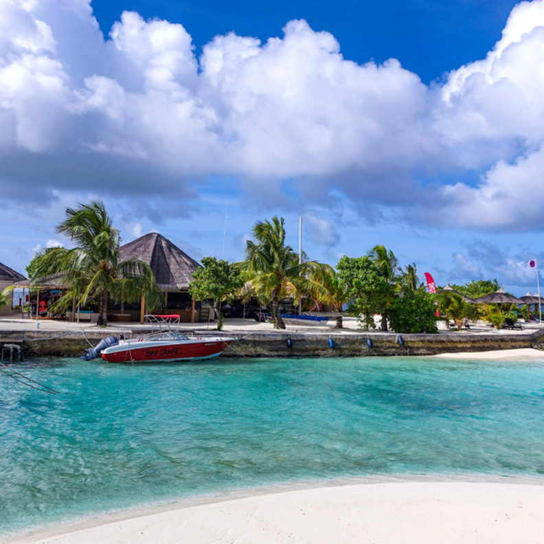 shutterstock_جانب من منتجع كورومبا المالديفي