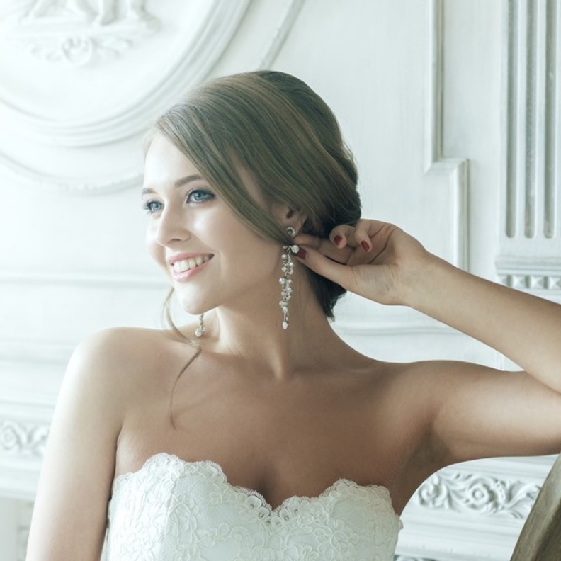 موديلات اقراط كبيرة مرصعة بالالماس للعروس