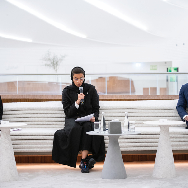 بالشراكة مع جناح دولة الإمارات في "إكسبو 2020 دبي معرض421 يقدم: معرض "بحث وقطاف: المعرفة الغذائية والتصوّر البيئي في الطبيعة الجغرافية الإماراتية"