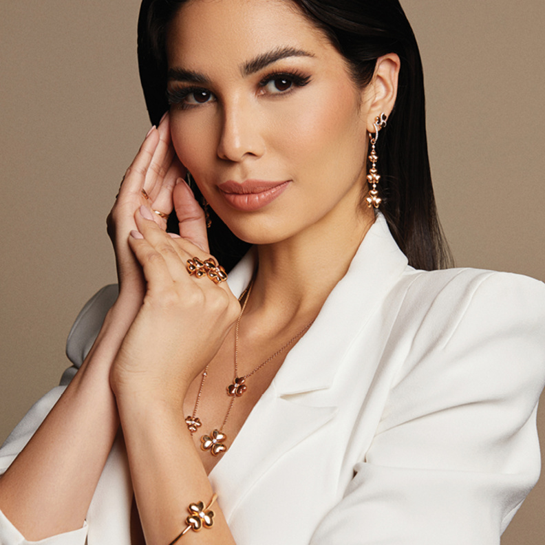 دار معوّض تطلق حملة جديدة تضم ملكة جمال الكون لعام 2020 أندريا ميزا