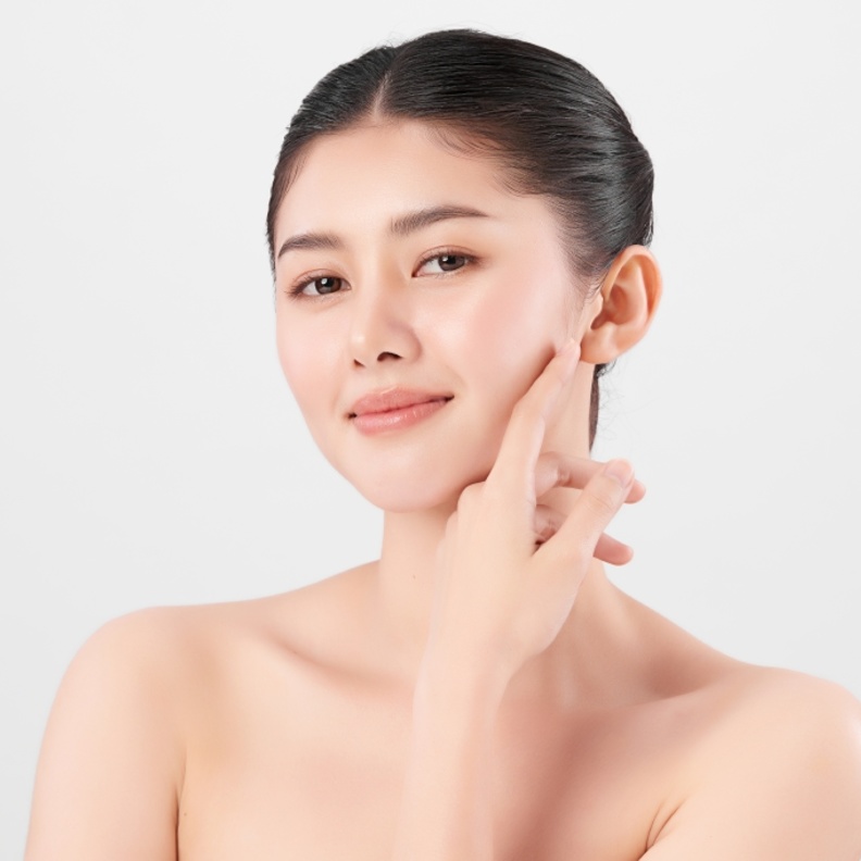 أفضل مقشرات للوجه قبل النوم وطرق استخدامه الصحيحة