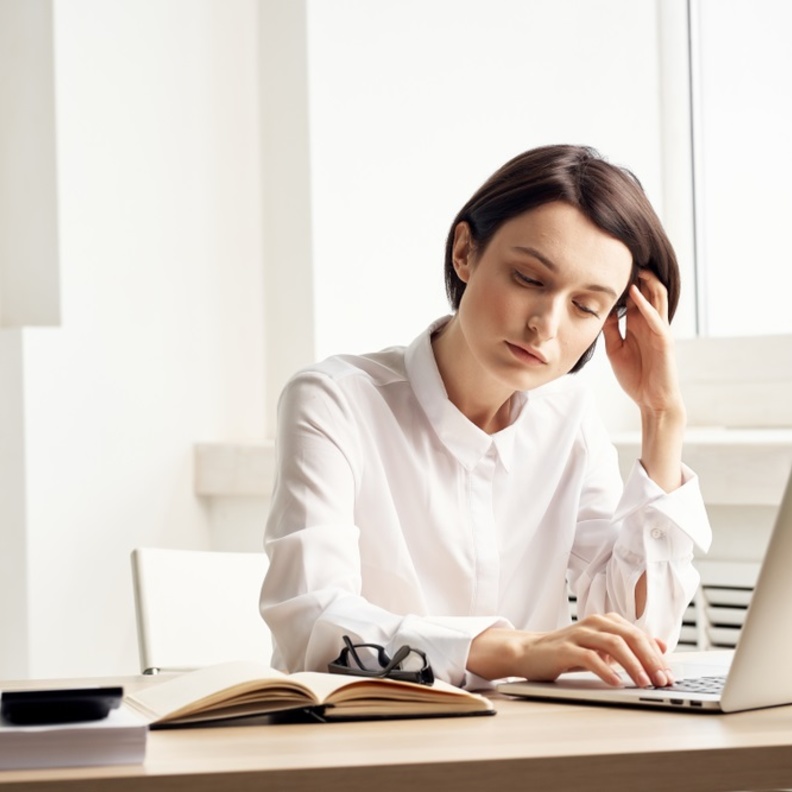 التعب من علامات نقص فيتامين ب9 عند النساء