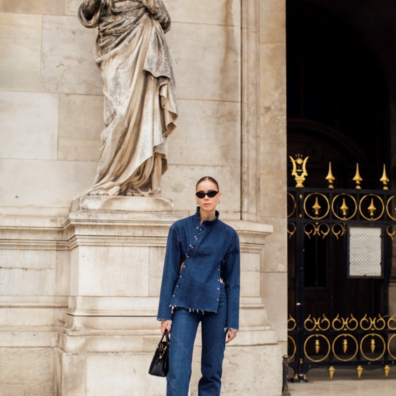 الدنيم ذات قصة الساق المستقيمة يستحوذ على أحدث الصيحات