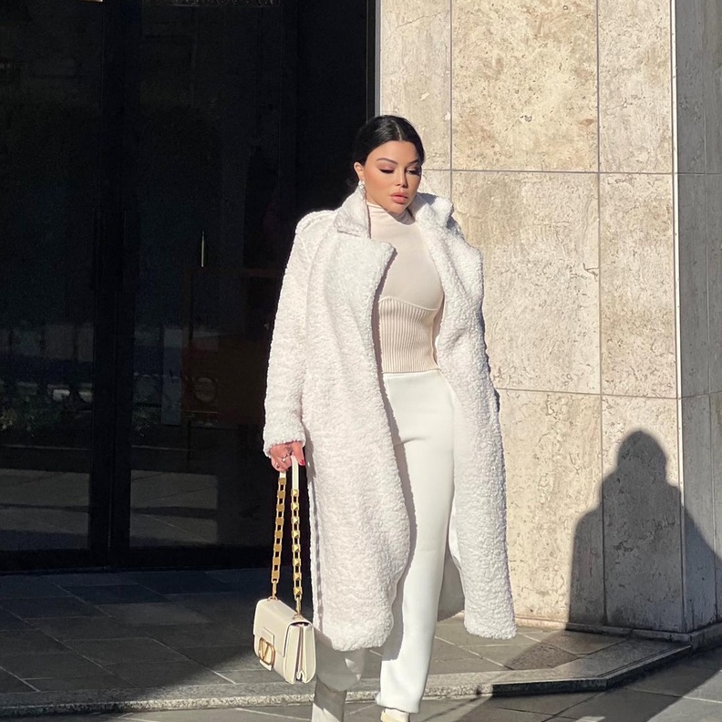 باللون الأبيض ولوك شتويّ بإمتياز