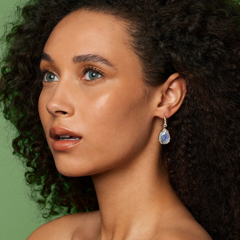 تصاميم أقراط ذهب عصرية على شكل قطرة (1)