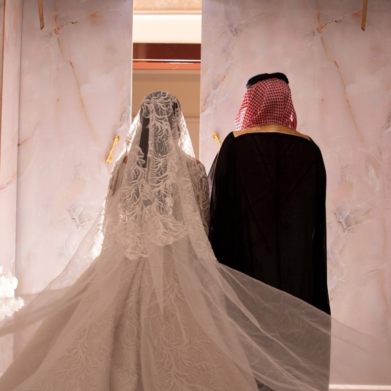 تصوير عروسين بكاميرا المصورة بشرى السديس