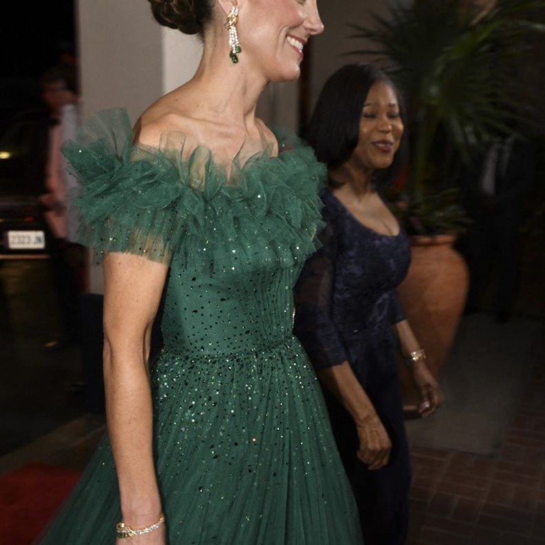 بالأخضر الزمردي.. كيت ميدلتون توجه تحية خفية للأميرة ديانا 