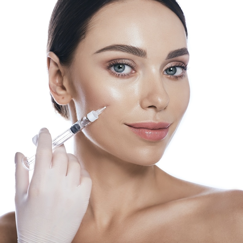 ما هي تقنية حقن الفيلر لعلاج الندوب وأهم أعراضها بعد العملية