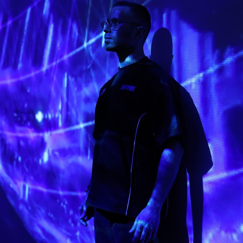 رامي قاضي أول مصمم ازياء عربي في عالم NFT