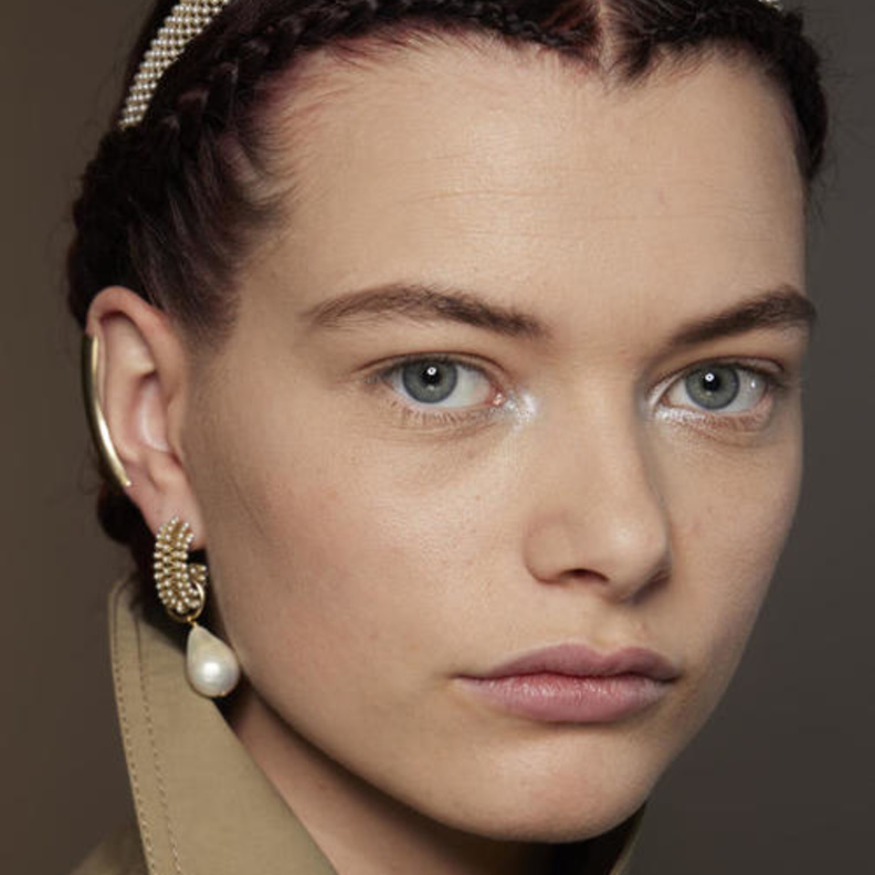 أبرز صيحات جمالية من ختام عروض باريس لموضة خريف وشتاء 2022