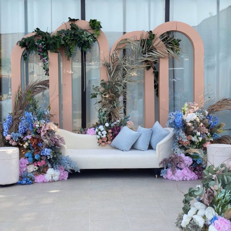 زينة واكسسوارات كوشة الزفاف من تنفيذ سلمى الفروي 