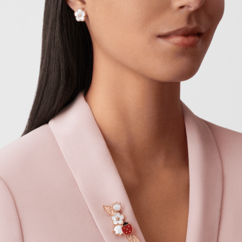 صورة من فان كليف اند اربلز