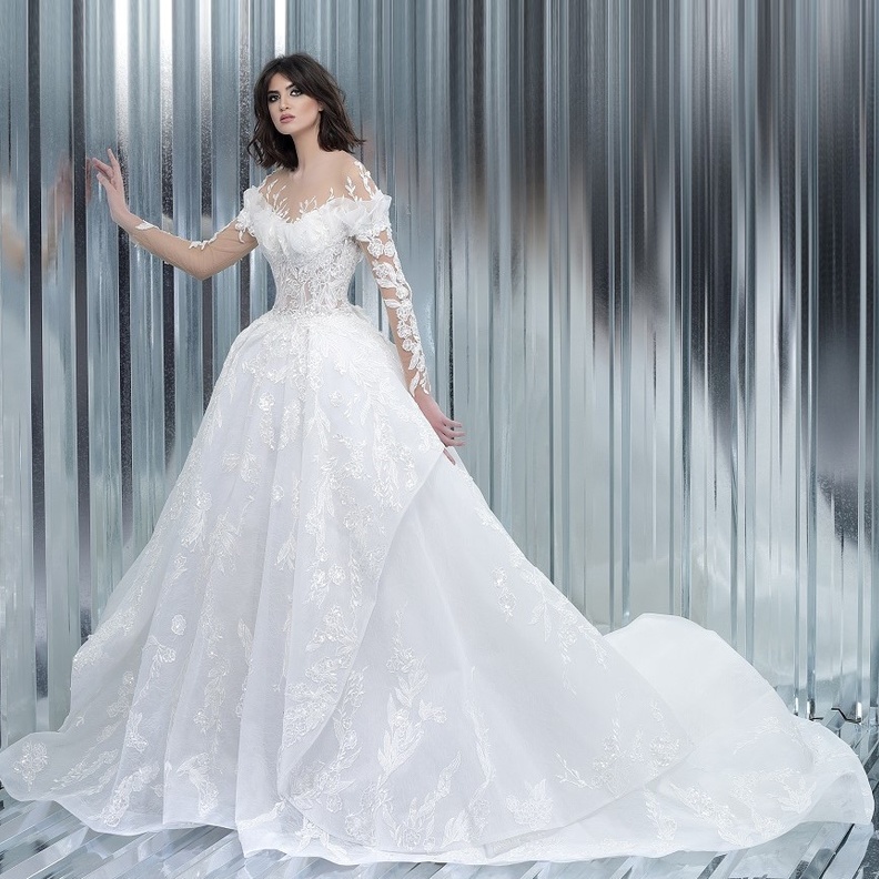 فساتين زفاف بأكمام طويلة@tonychaaya