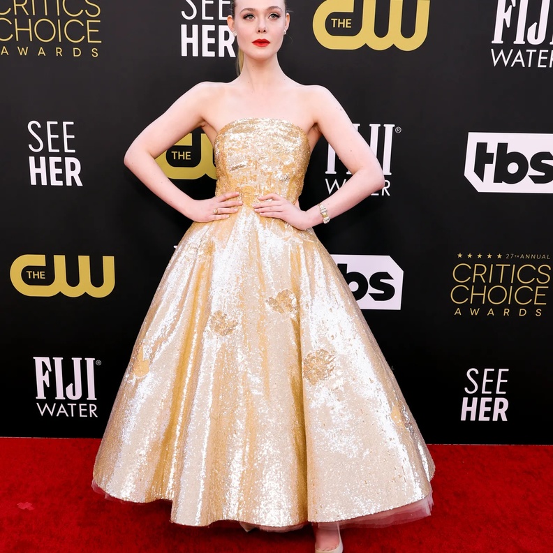 فساتين زفاف عصرية@ellefanning