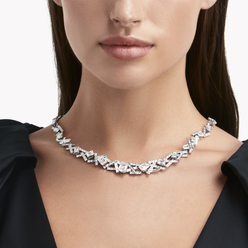 قلادة من غراف Graff