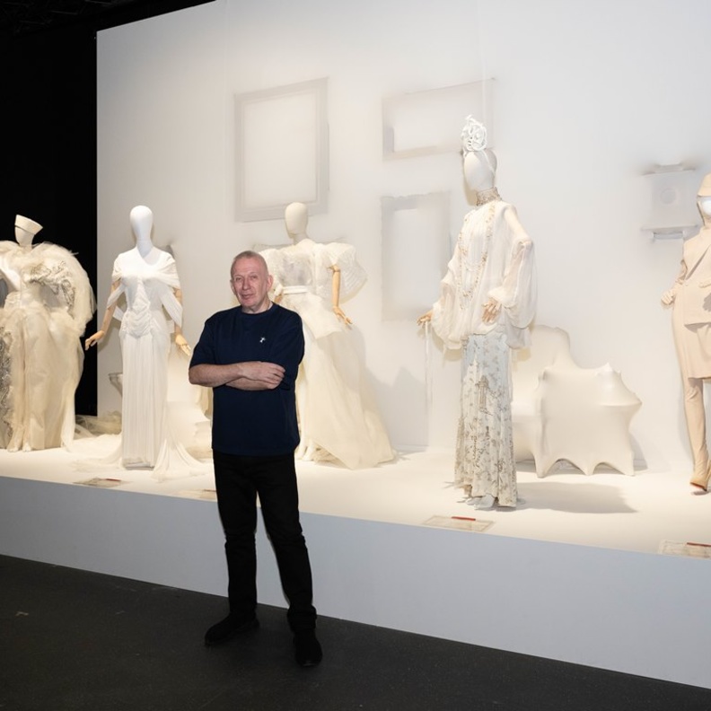 مصمم الأزياء الفرنسي جان بول غوتييه