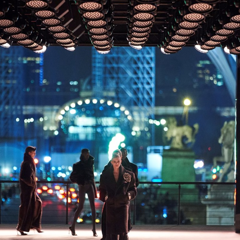 مصممون رحلوا وآخرون يكملون البحث الأبدي عن الجمال