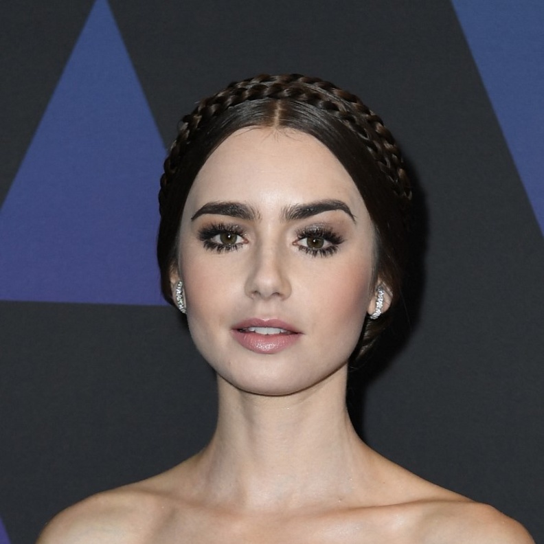 مكياج بالظلال الداكنة من وحي النجمات يناسب سهرات رمضان 2022