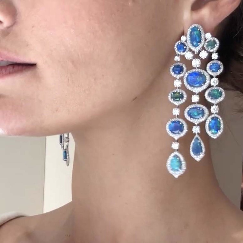 موديلات أقراط شاندلير من ماركات المجوهرات العالمية 2022