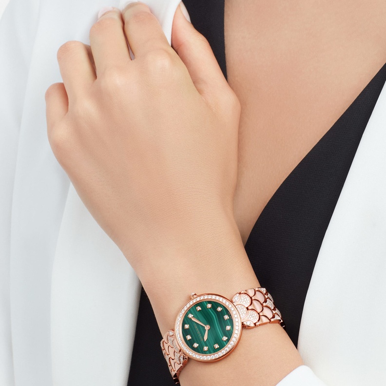 موديلات ساعات يد ذهبية لاطلالة مشرقة بالبريق في رمضان