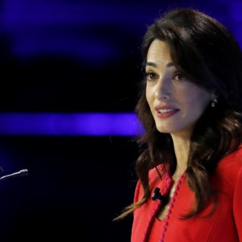 بعد اختيارها "امرأة العام"... أمل علم الدين كلوني لن تتراجع!