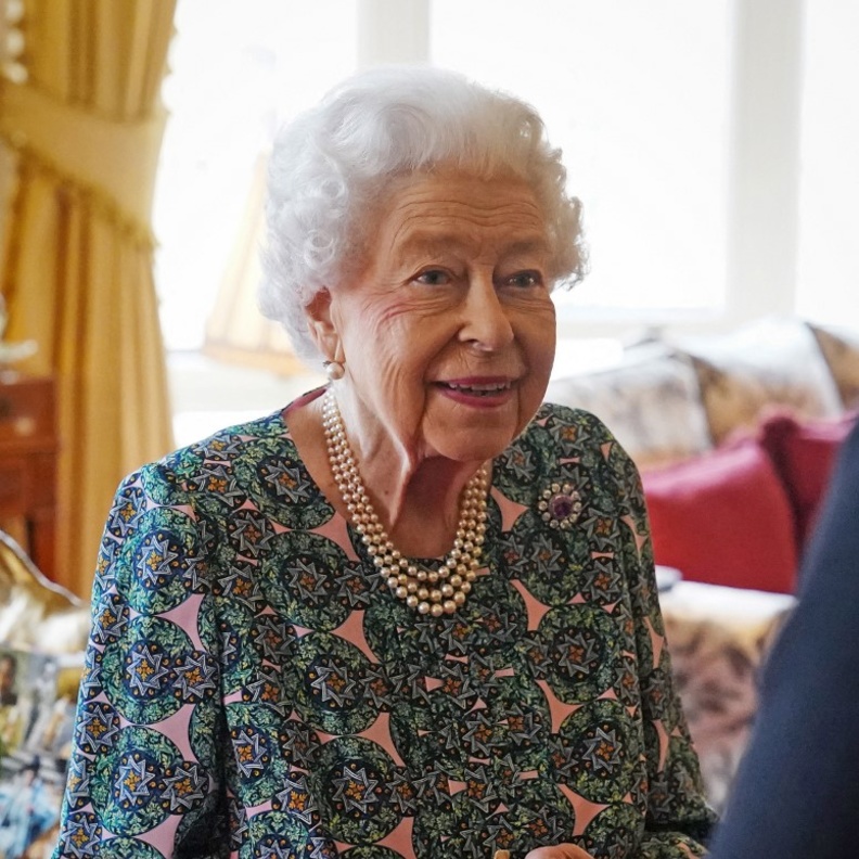 سحب سيوف ملكية عتيقة من معرض في روسيا بسبب الحرب على أوكرانيا