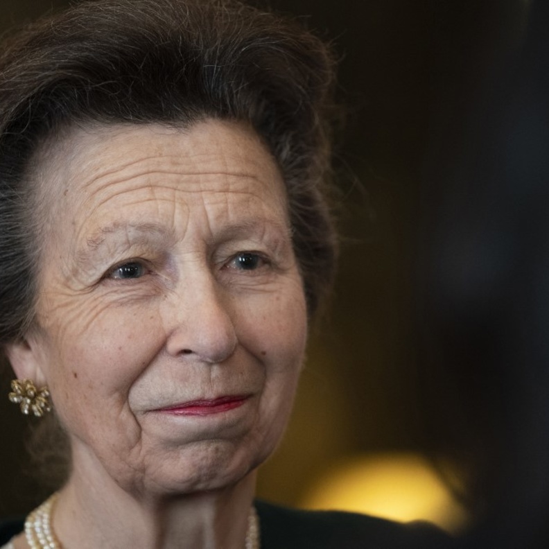 5 مواقف كسرت فيهم الأميرة الملكية آن البروتوكول الملكي