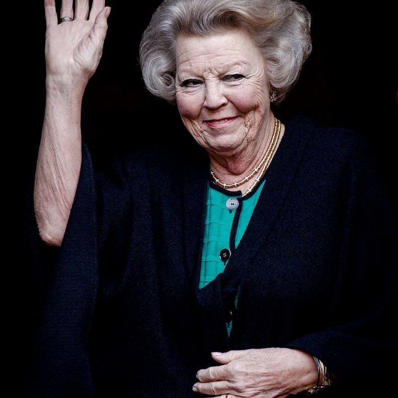 ملكات لم يلقبن بـ "الملكة الأم" بالرغم من تقلد أولادهن العرش