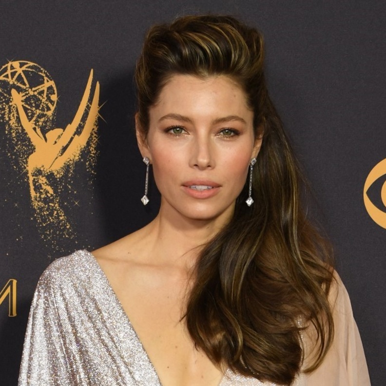 أروع اطلالات جيسيكا بيل الجمالية بمناسبة عيد ميلادها الـ 40