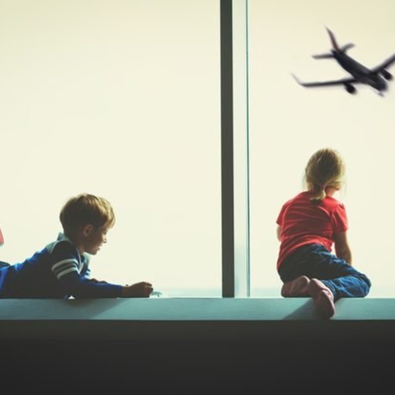 نصائح للسيطرة على ازعاج الاطفال في الطائرة