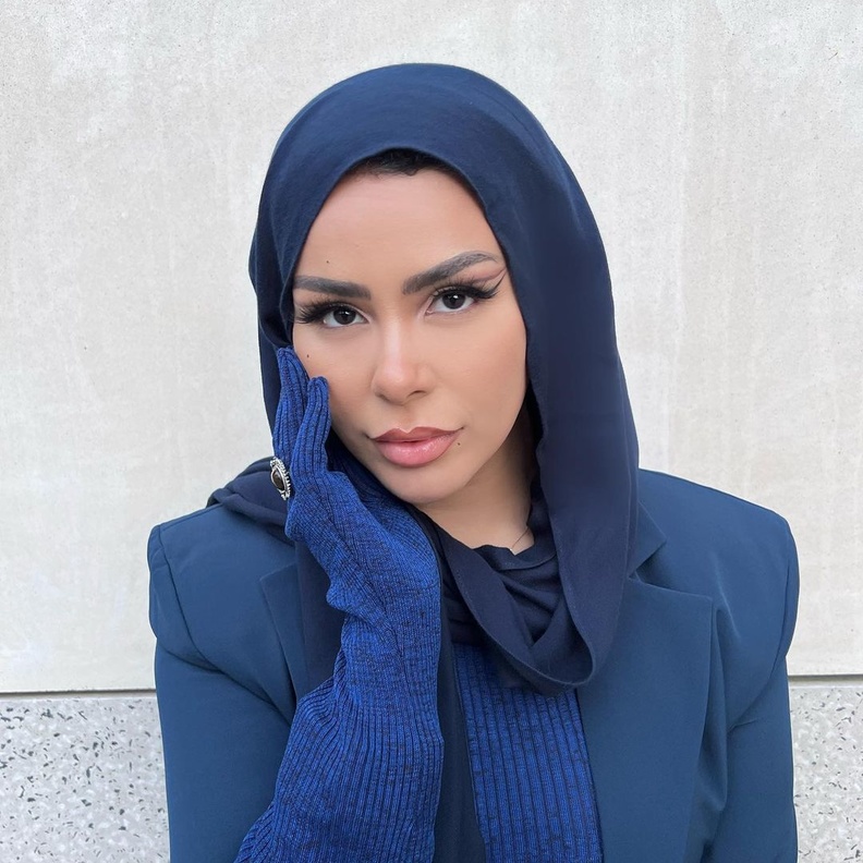 خطوات وضع مكياج جذاب على طريقة حبيبة داسيلفا -Habiba Da Silva الصورة من حسابها على انستغرام