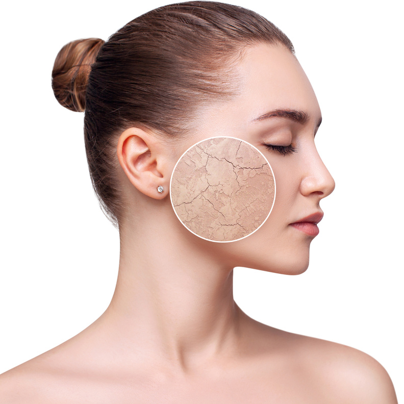 فوائد الفراولة لبشرة المرأة الجافة وأبرز الخلطات الطبيعية منها