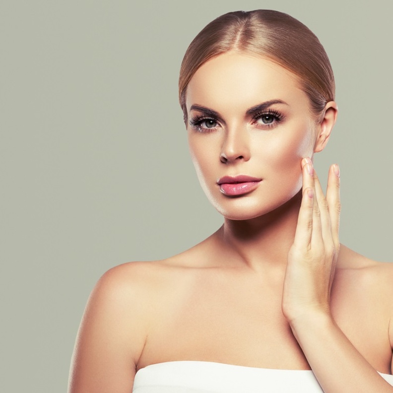  5 نصائح ذهبية لتطبيق المكياج للواتي يعانين من حب الشباب