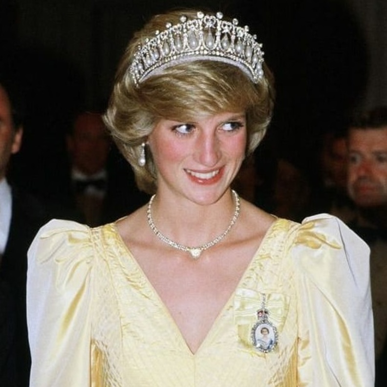 موديلات مجوهرات ملكية على شكل قلب