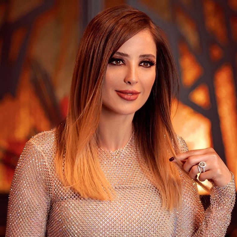 صور وفاء الكيلاني قبل وبعد المكياج ..هل تتغير ملامحها كثيراً