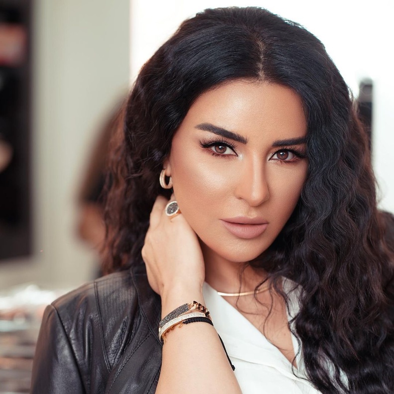 صور الإطلالات الجمالية الأولى للنجمات في مسلسلات رمضان 2022