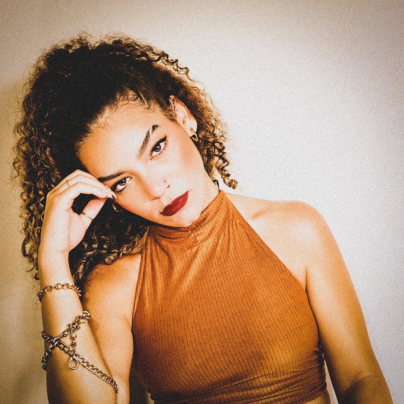 نجمة الراب المصرية المغربية بيري