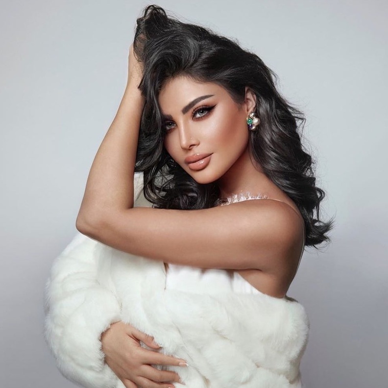 ابرز التغييرات الجمالية التي خضغت لها أمل العوضي