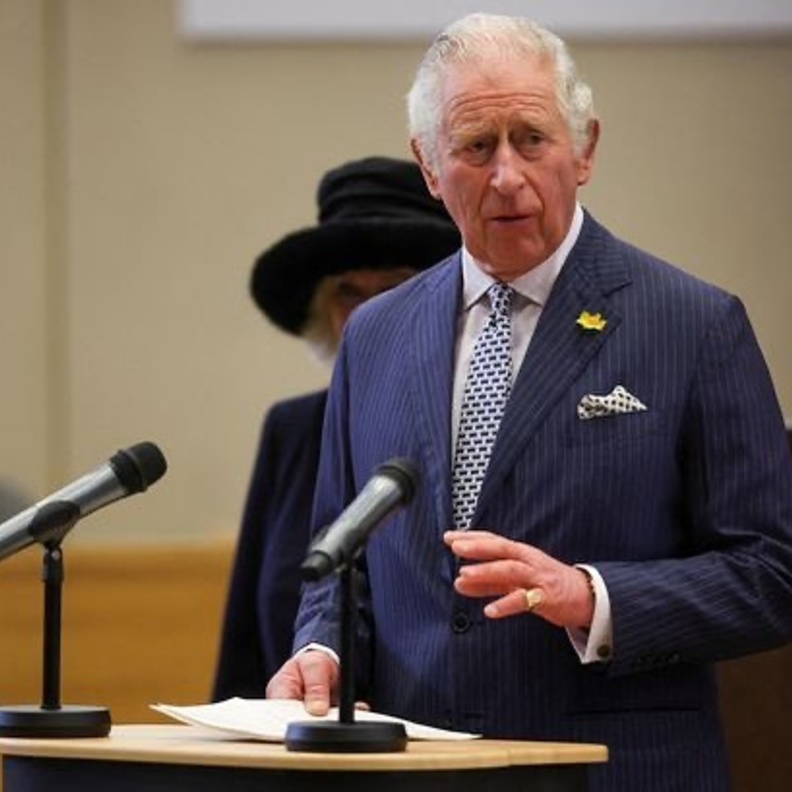 الأمير تشارلز يكشف عن آخر تطورات الحالة الصحية للملكة