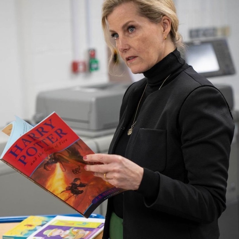 بالصور كونتيسة وسكس تشارك في فعاليات اليوم العالمي للكتاب